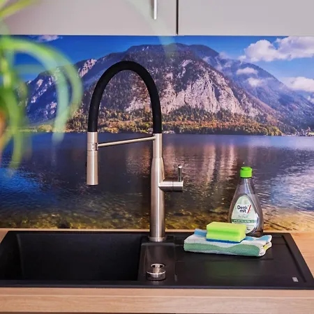 Ruhige Und Neue Am Berg Apartamento *