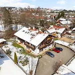 Daire Ruhige Und Neue Am Berg *
