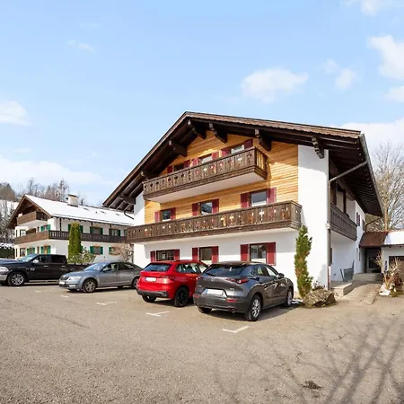 Ruhige Und Neue Am Berg *